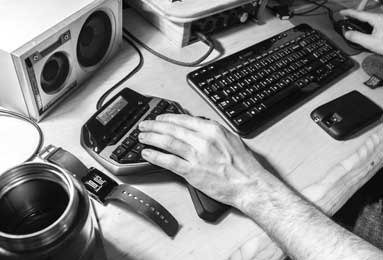 西海岸压哨扳回一城！何宇鹏犯规送点，戴维森造点+勺子点球命中