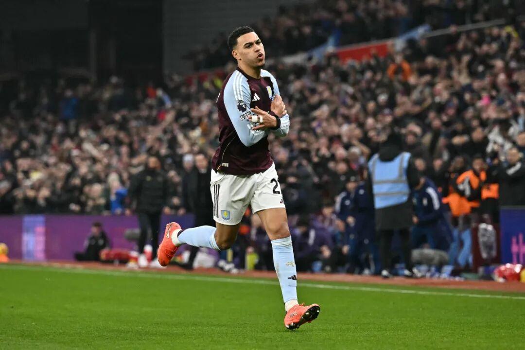 开云app-维拉“寒王”，已进化成英超新型前腰代表