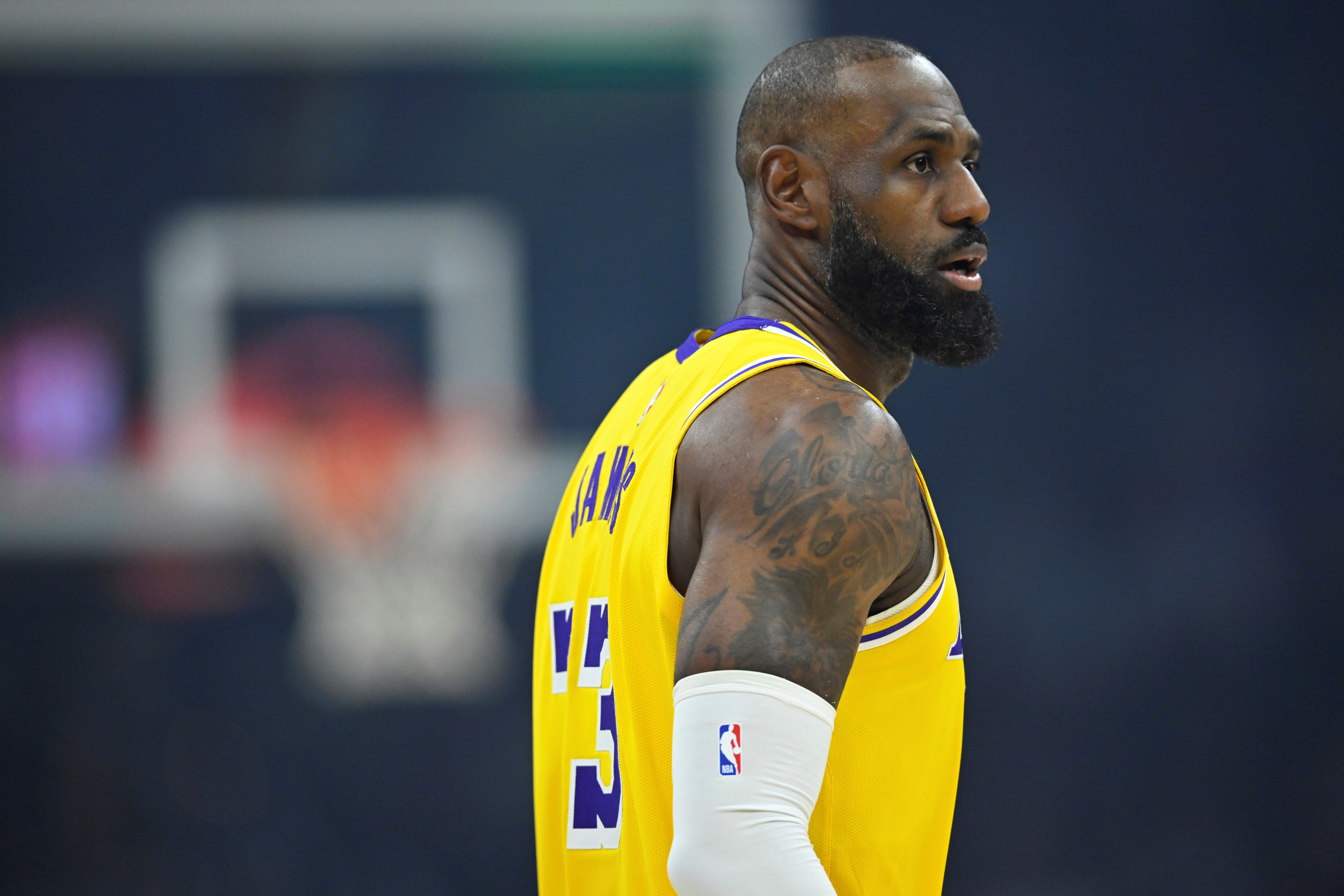 开云app-詹姆斯今日8次失误！追平了本赛季个人单场最高失误数！