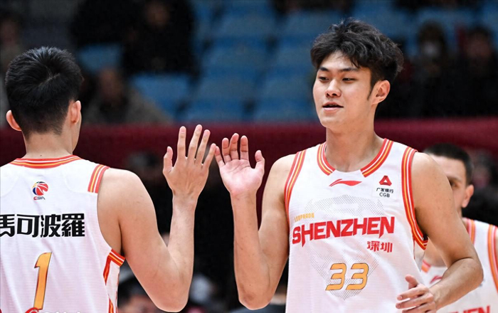 开云APP下载-广东老队长拿第9冠？合同仅剩两月，19次进季后赛，18次进四强|周鹏|深圳队|广东队|cba季后赛|球队_新浪体育_新浪新闻